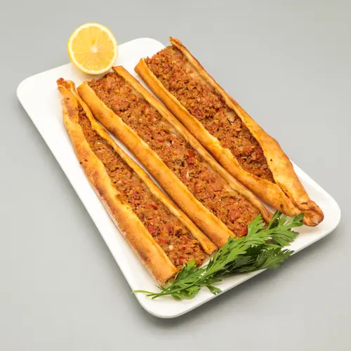 Çorum Kıymalı Pide